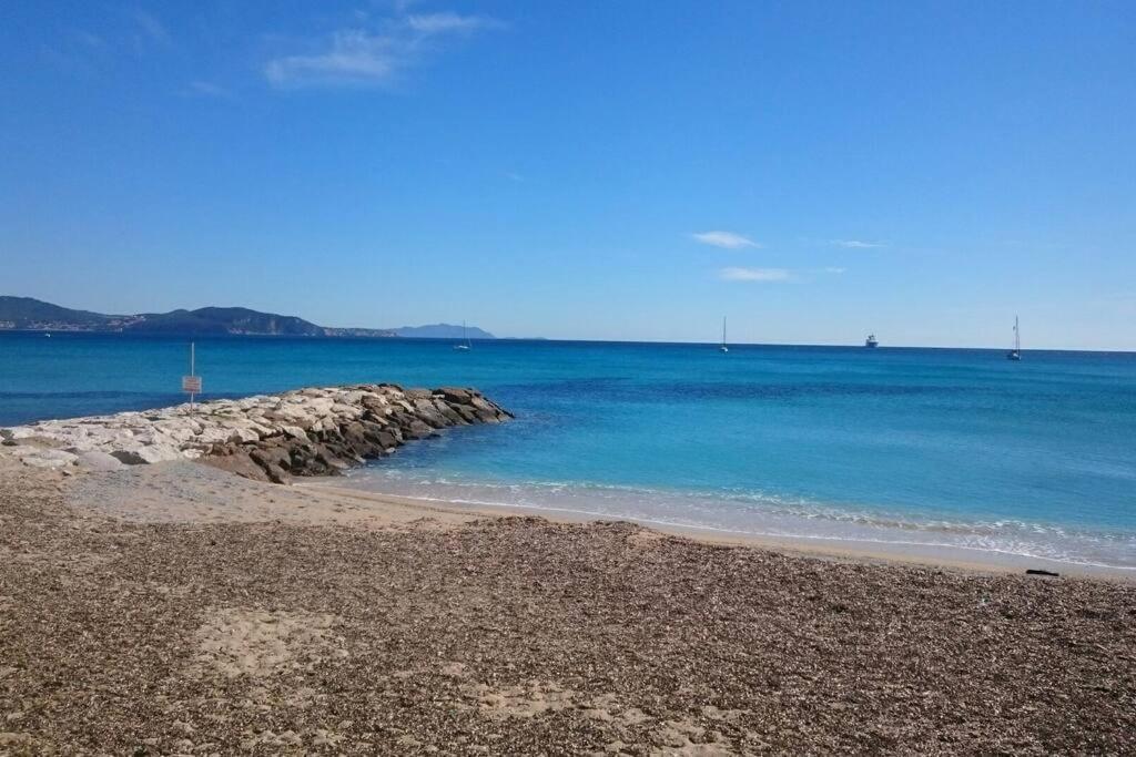 T3 Sur La Plage Vue Feerique Mer,Wifi, Parking Inclus , Clim La Ciotat Exterior photo